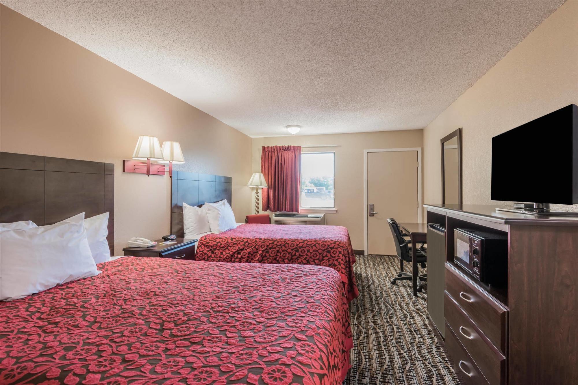 Days Inn By Wyndham San Marcos Exterior photo