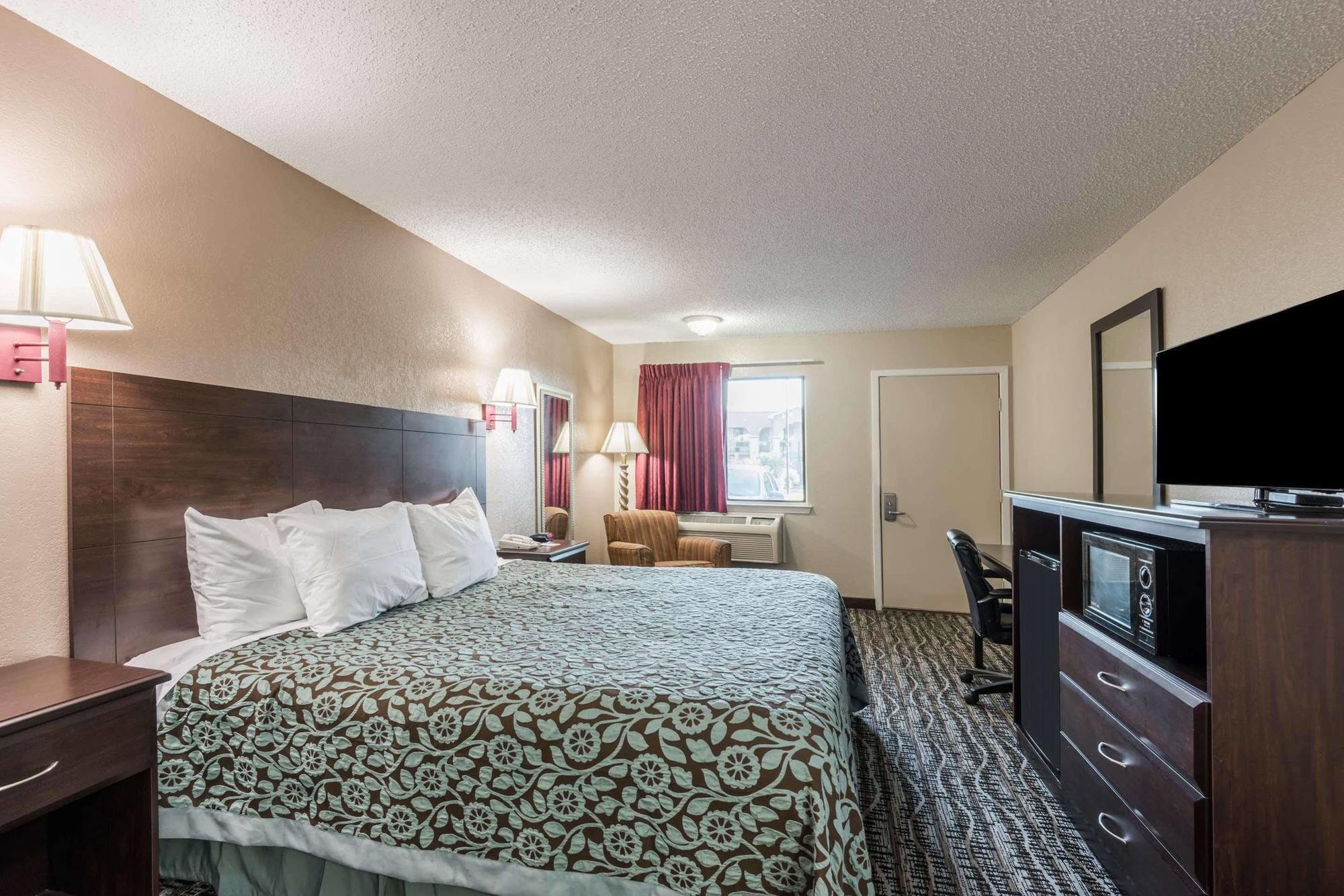 Days Inn By Wyndham San Marcos Exterior photo